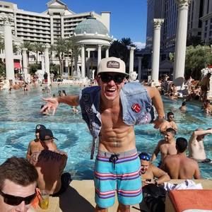 Meet your Posher, Zachary